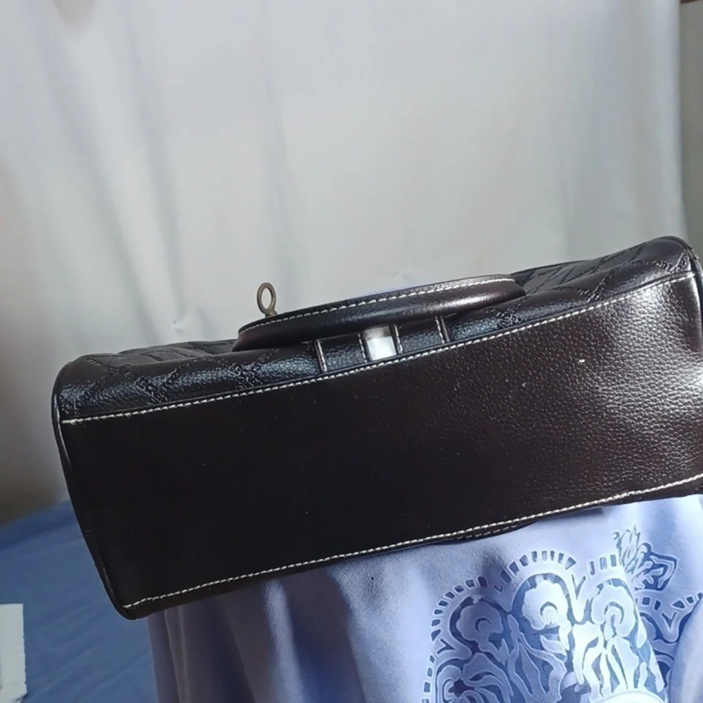 VICTORIA SECRETS WOMANS PURSE IN A BEAUTIFUL BLACK ⚫️